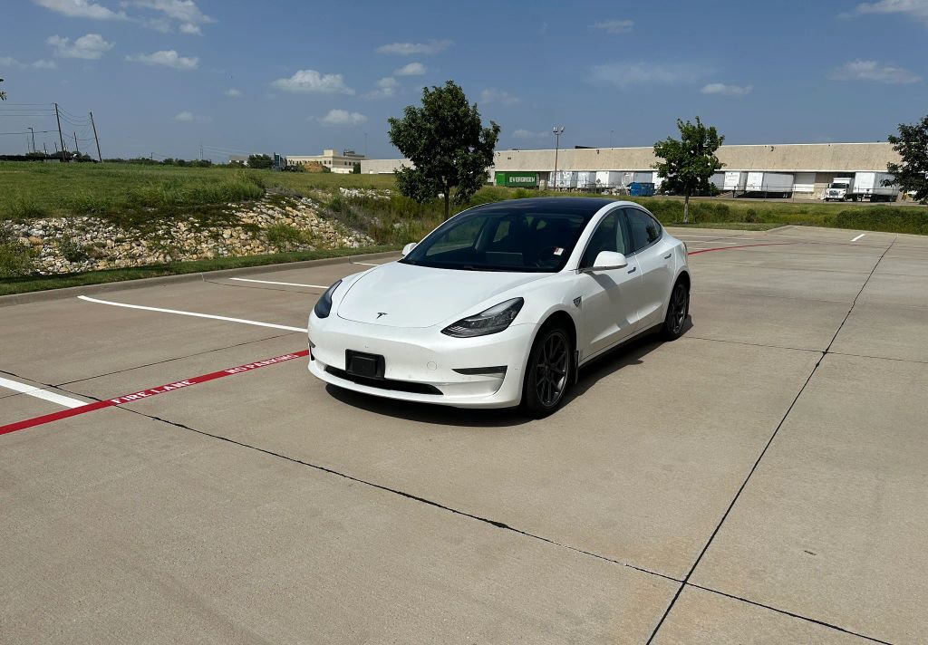 tesla model 3 2018 5YJ3E1EB6JF085346 image tesla model 3 2018 5YJ3E1EB6JF085346 image